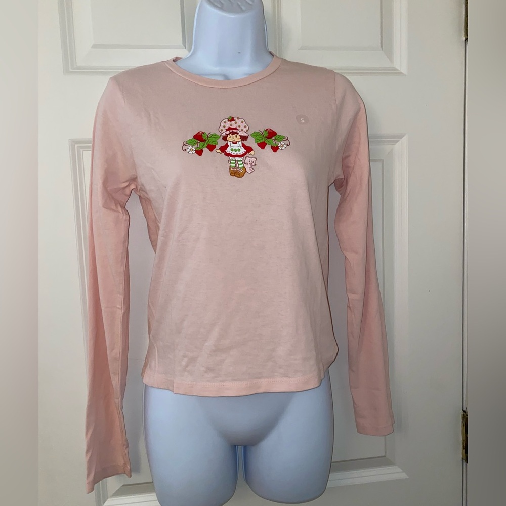 Juniors Vintage Strawberry Shortcake L/S Tee. NWT